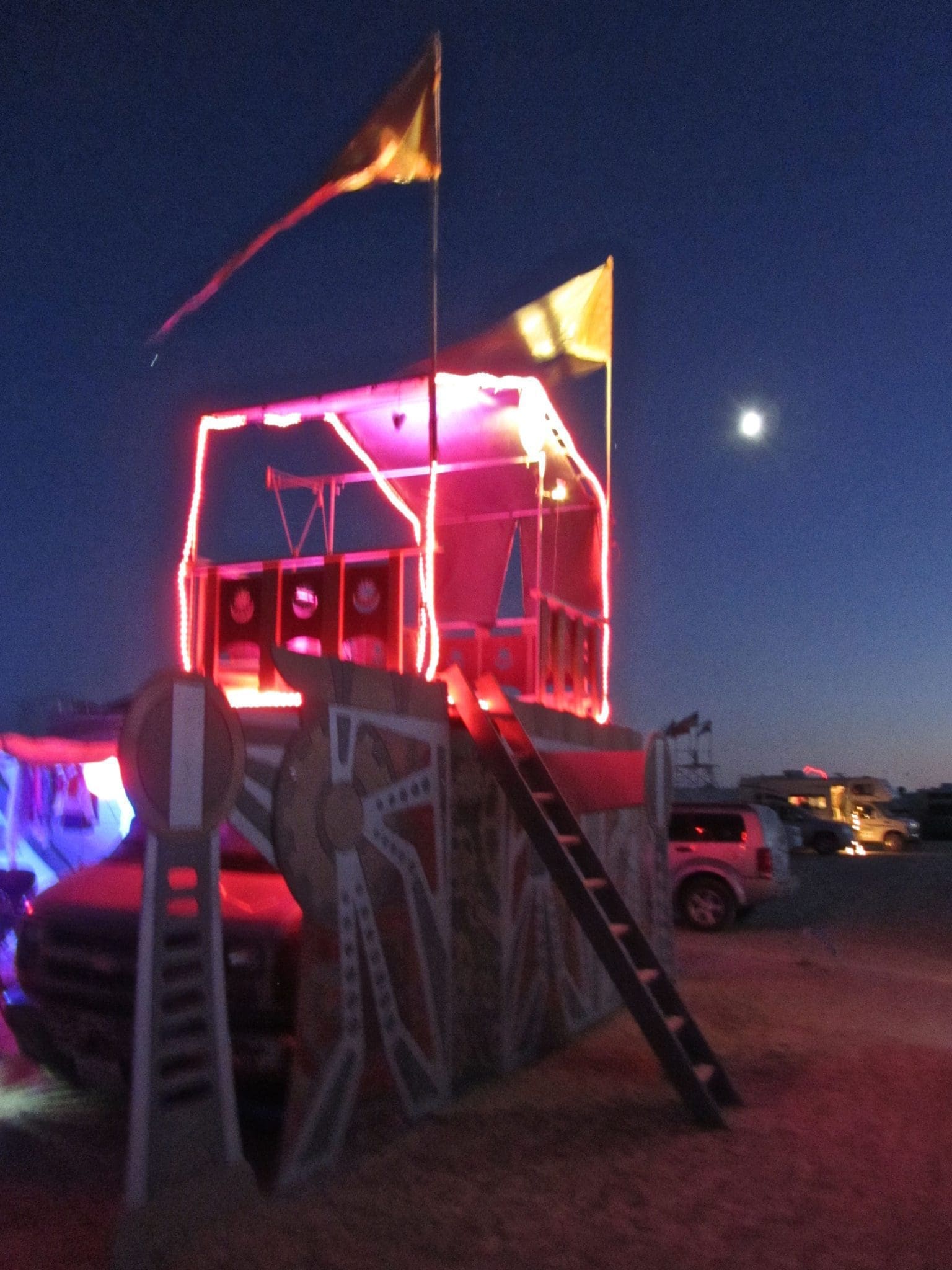 ES2011-Moonlight1 Steampunk Airship Outpost